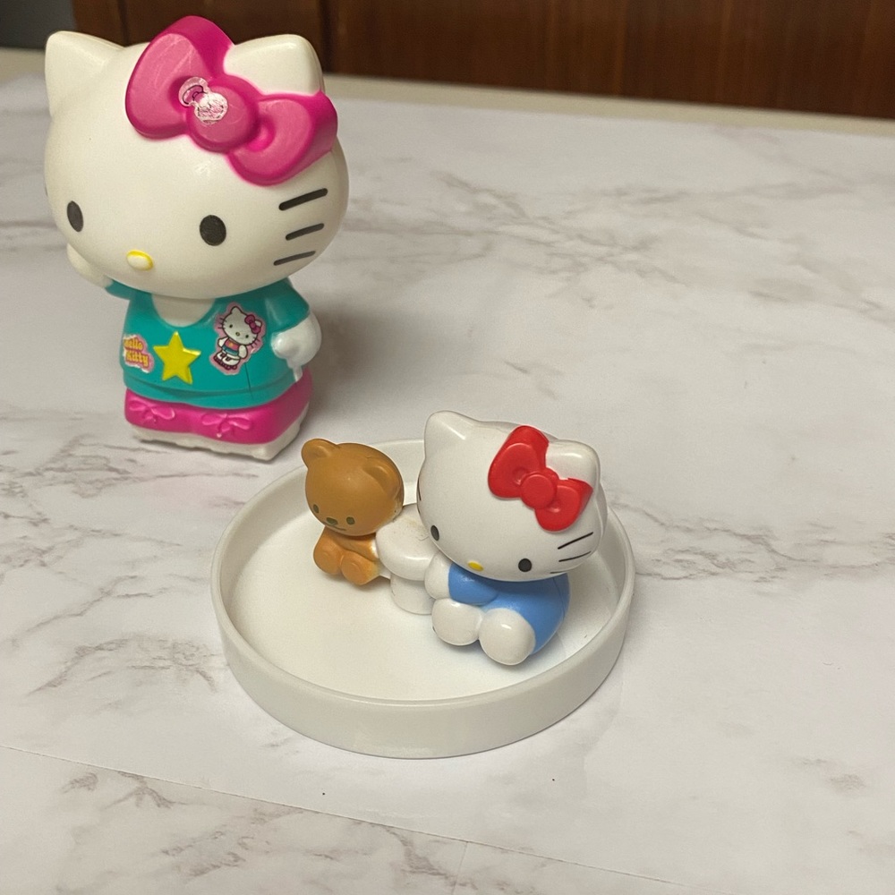 Hello Kitty Sanrio McDonalds Toy Spinning Cake Topper Sitting collection figures - Picture 4 of 13